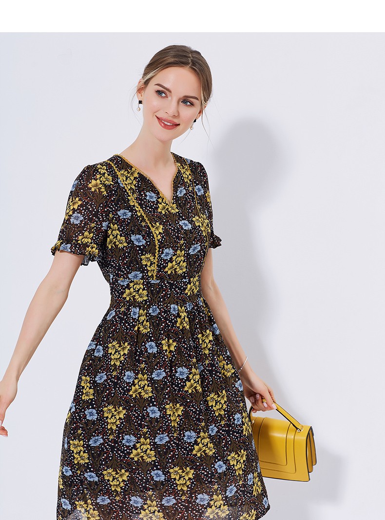 阔太时尚雪纺印花连衣裙夏季新款宽松v领宽松中长款a字裙女 黑色 4xl