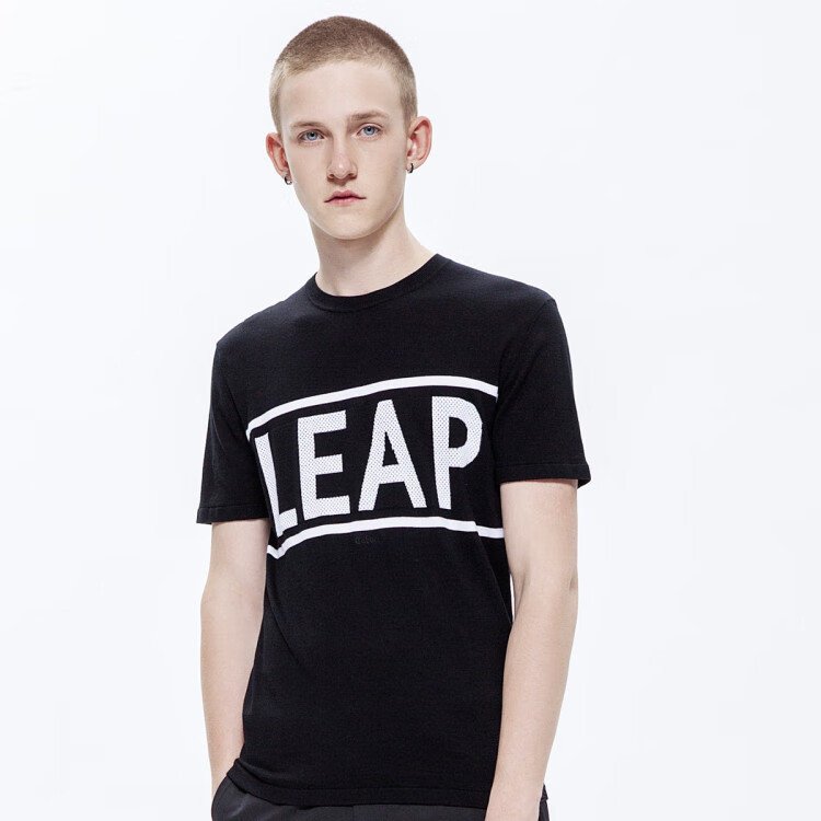 卡宾cabbeen 休闲街头风男士t恤圆领字母提花短袖针织 煤黑色 l