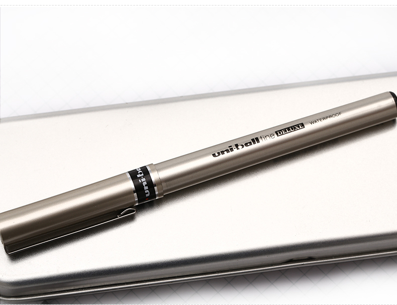日本三菱(uni)ub-177 中性笔金属质感商务签字笔耐水耐晒走珠笔 黑色