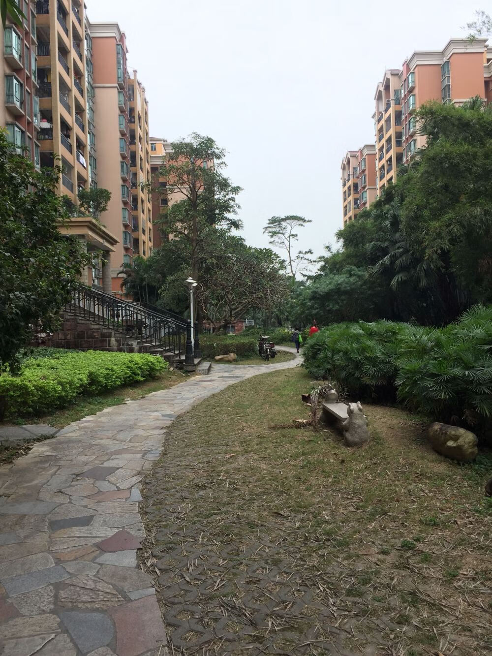 【第一次拍卖】 中山市西区翠景花园翠景湾8幢604房的房地产