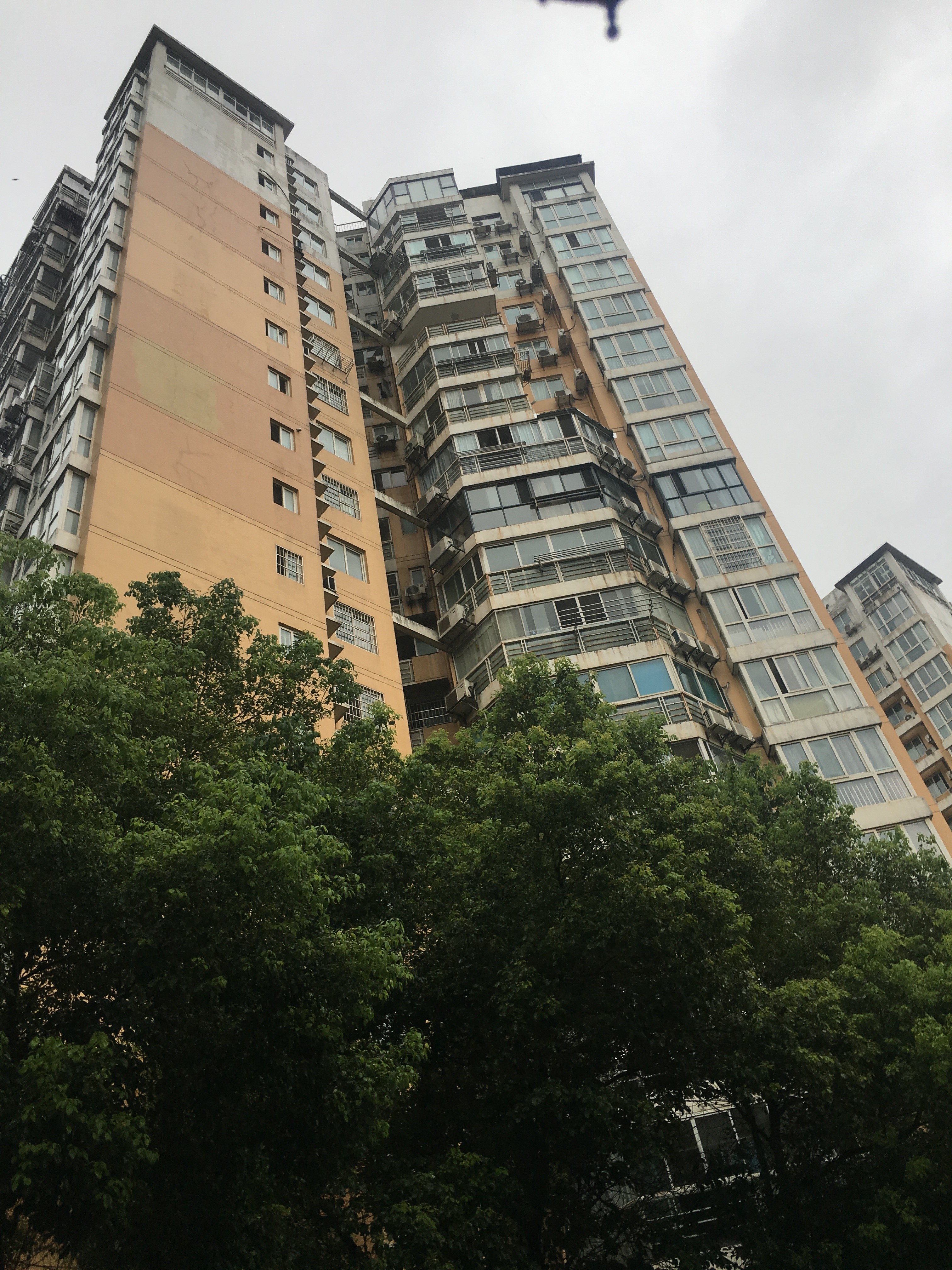 【第一次拍卖】 南昌市青云谱区解放西路49号玉河明珠45栋1201室