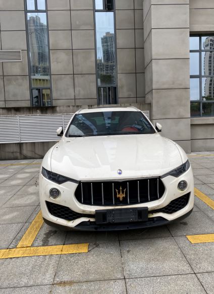 车辆型号为玛莎拉蒂maseratim161d42979cc的越野车