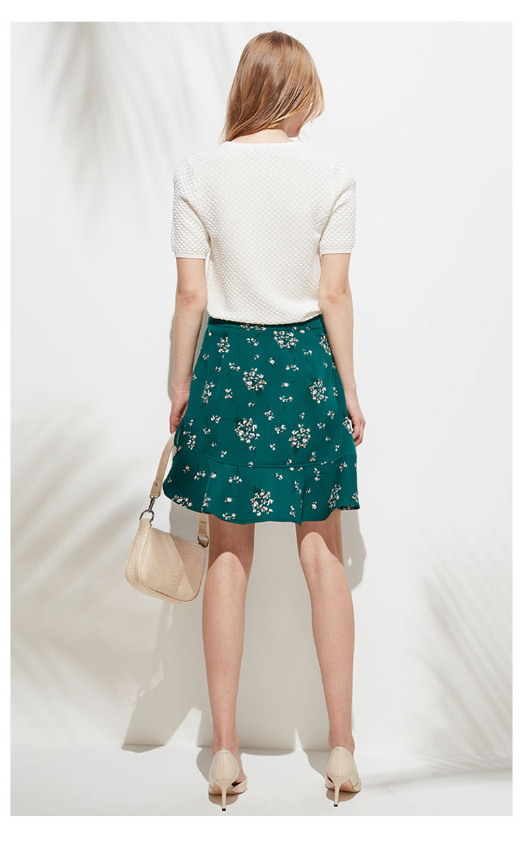 natural 春夏挺括光泽感印花下摆裙子荷叶边女士a字半身裙女 藏青底