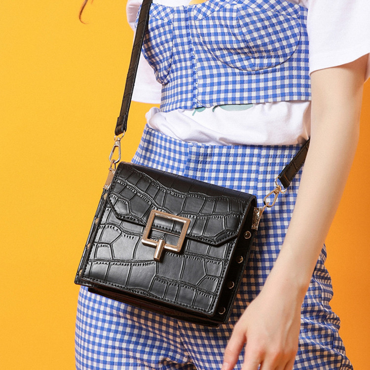 潮流女包 单肩包 堡狮龙(bossini) 堡狮龙bossini 【鳄鱼纹小方包】斜