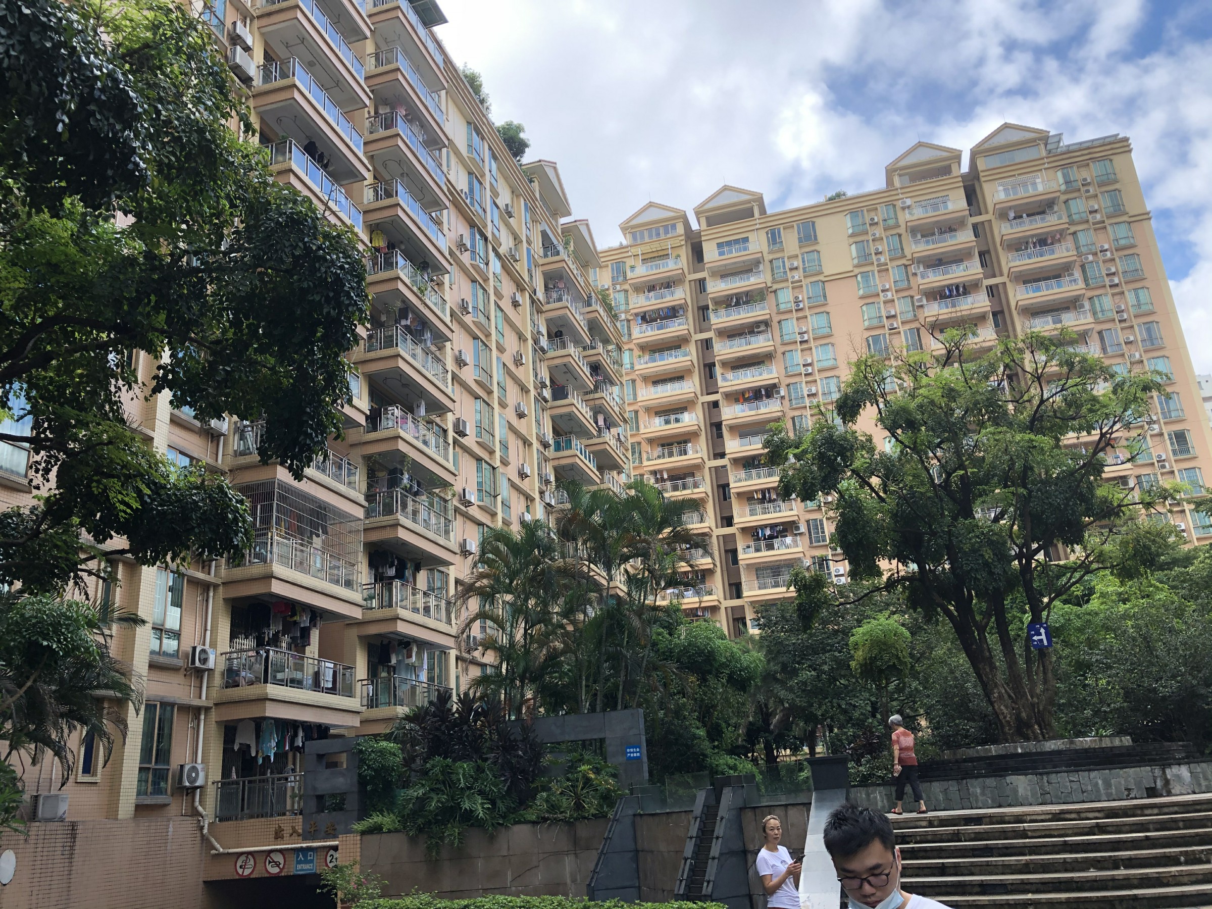 【变卖】 广州市花都区迎宾大道68号4栋1001房