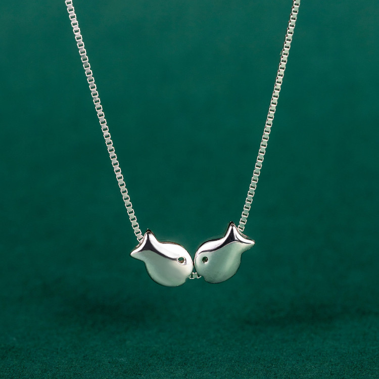 德玛纳 s925纯银气质百搭可爱亲嘴鱼造型时尚锁骨链颈链银吊坠/项链
