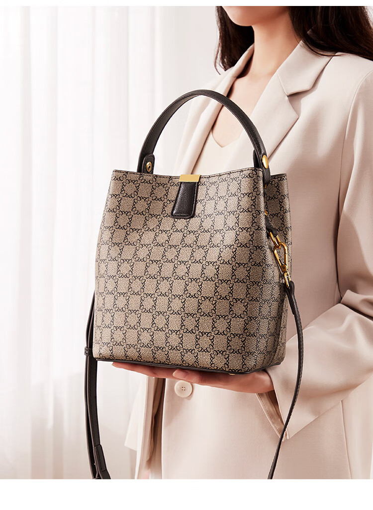 皓顿haut ton 【流金岁月同款】新款英伦风印花双肩带单肩斜挎包手提