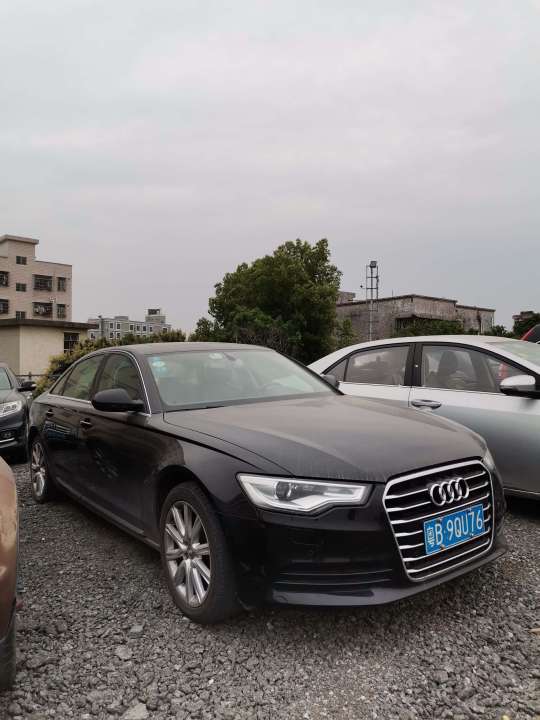 第一次拍卖车牌号为粤b9qu76的奥迪牌小型轿车一辆不含深圳更新指标