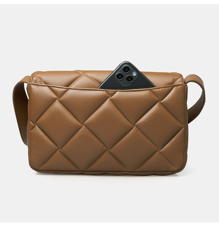 哥弟girdear女包2022春季新款菱格泡棉压线羊皮可调节单肩斜挎包女士