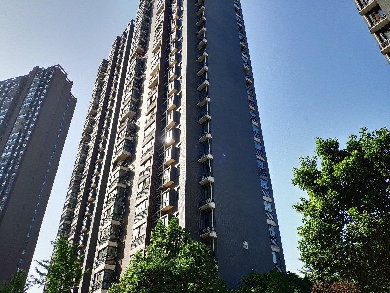 第一次拍卖武汉市黄陂区滠口街振兴社区滠水春晓一期3栋2单元8层2室房