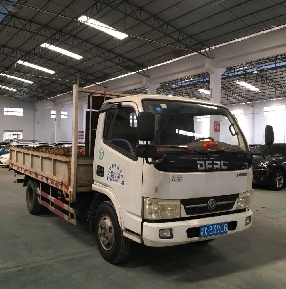 粤x3390g号东风牌轻型栏板货车