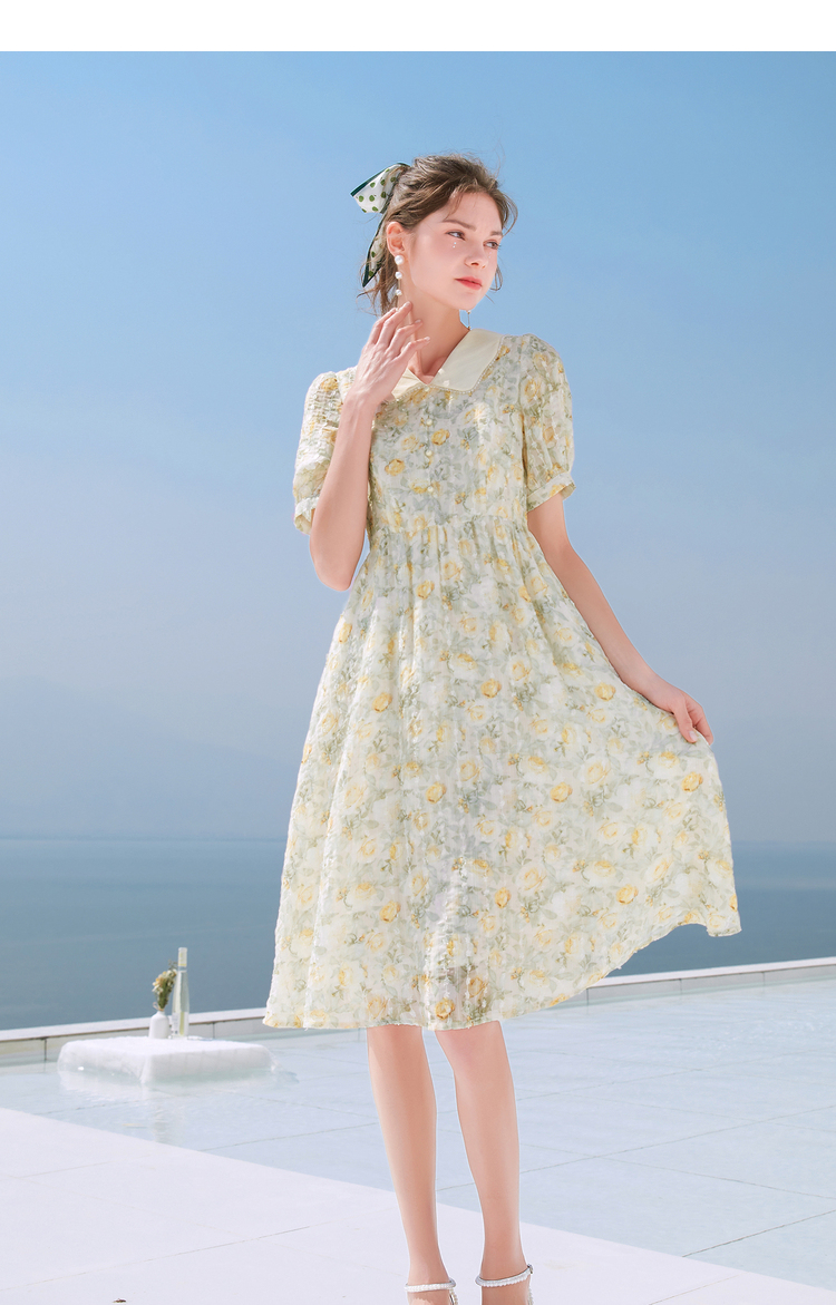 618预售香影碎花连衣裙女夏2021新款气质小清新甜美泡泡袖娃娃领雪纺