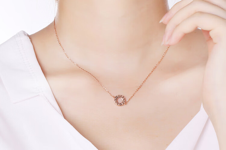 珂兰18k玫瑰金项链女foeverlove字母圆环吊坠套链彩金锁骨链挂坠项坠