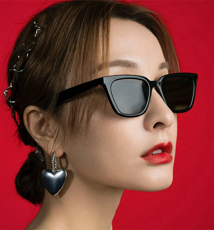 mtmit眼镜女士时尚简约墨镜太阳镜户外配饰米框灰片均码