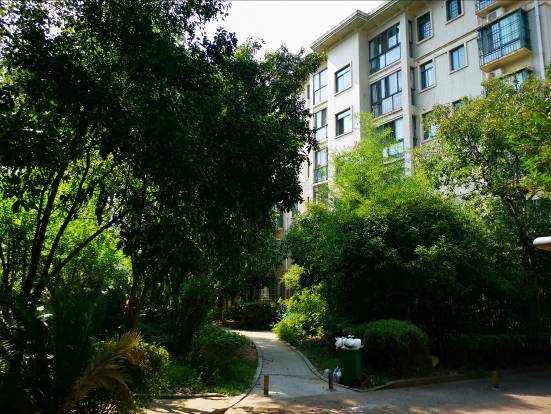 第一次拍卖南昌市西湖区建设路西路188号莱茵半岛花园37号楼二单元102