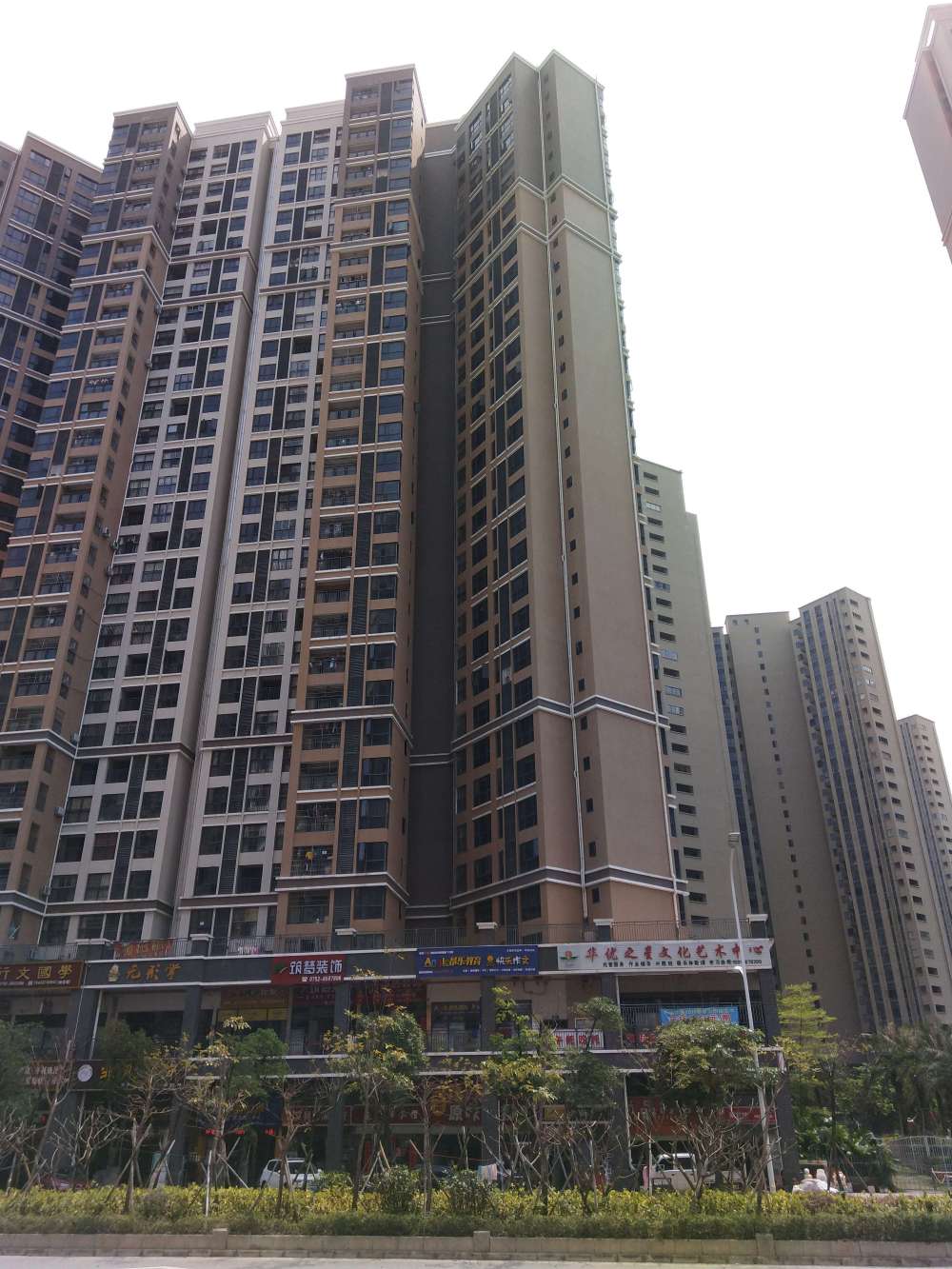 惠州仲恺高新区和畅四路3号康城四季花园8栋1单元13层02号房住宅房