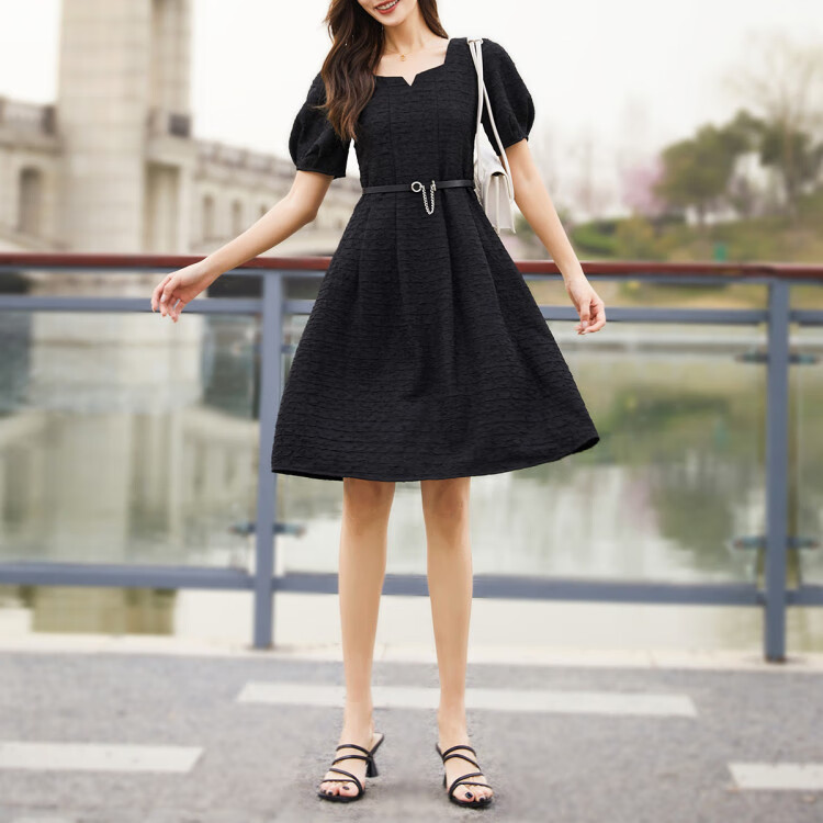 逸阳esey22年夏季薄款韩版收腰显瘦薄款方领中长款通勤连衣裙女夏白色