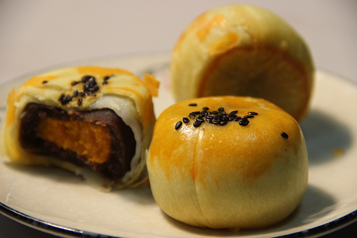 广西南宁特产海鸭蛋蛋黄酥黄红豆泥雪媚娘点心一盒6个北部湾特产传统