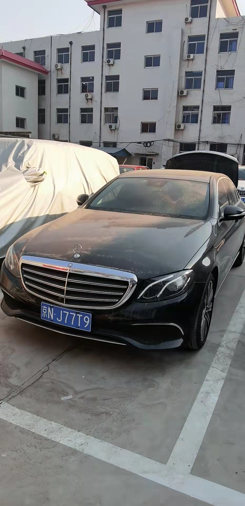 第一次拍卖奔驰汽车一辆车牌号为京nj77t9