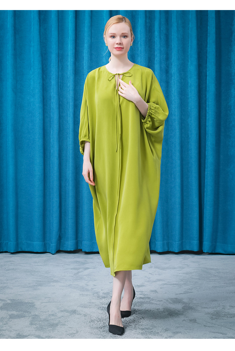 维欧艾voa纯真丝重磅30姆米绿色圆领v型系带灯笼袖松紧口宽松纯色