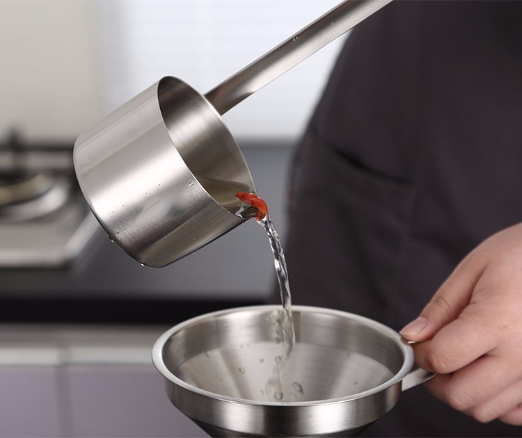 不锈钢酒提子打酒器家用304漏斗盛酒勺打酒吊子酒提油提长柄 小号漏斗