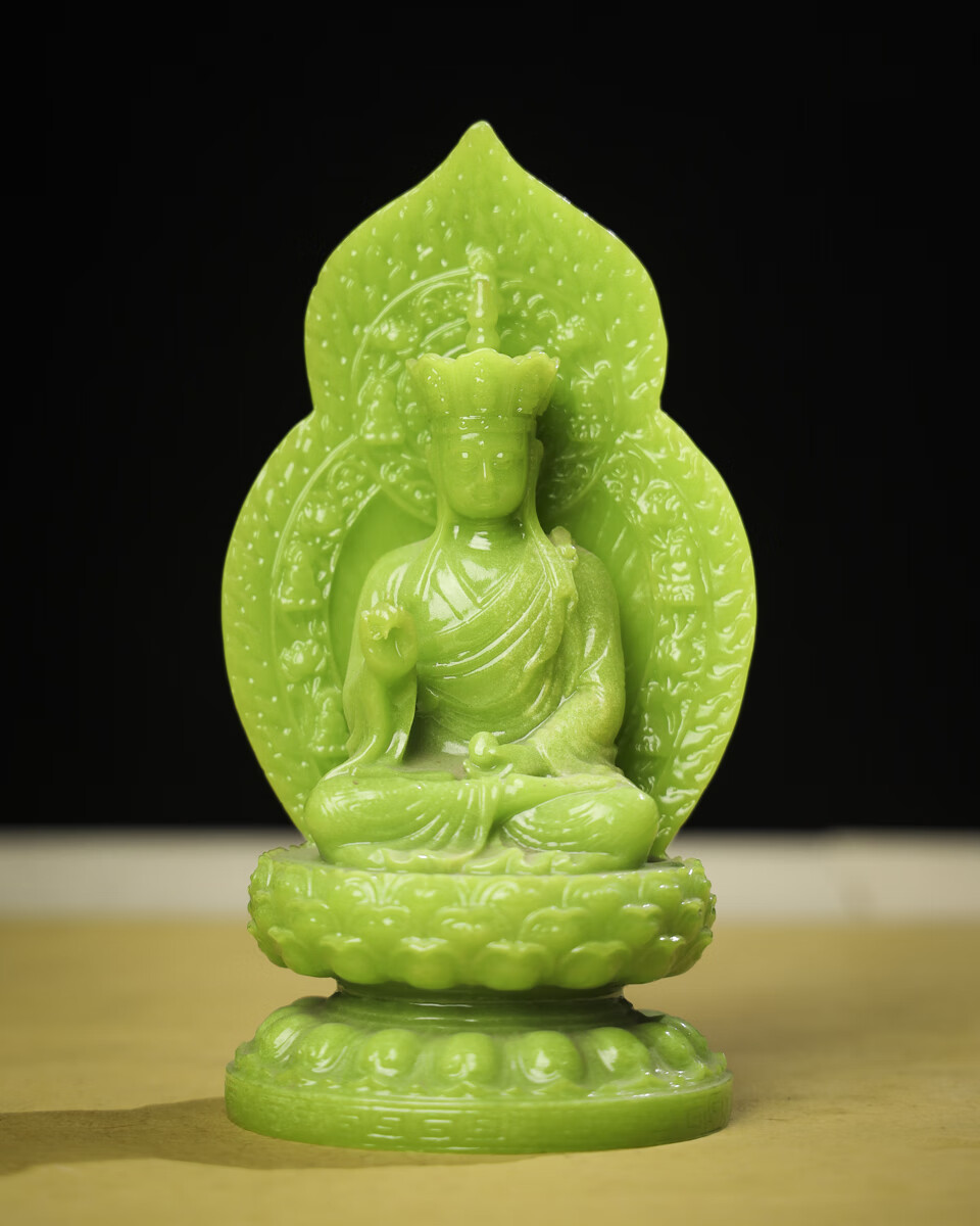 封klc701:gc05莲花台坐佛夜光摆件