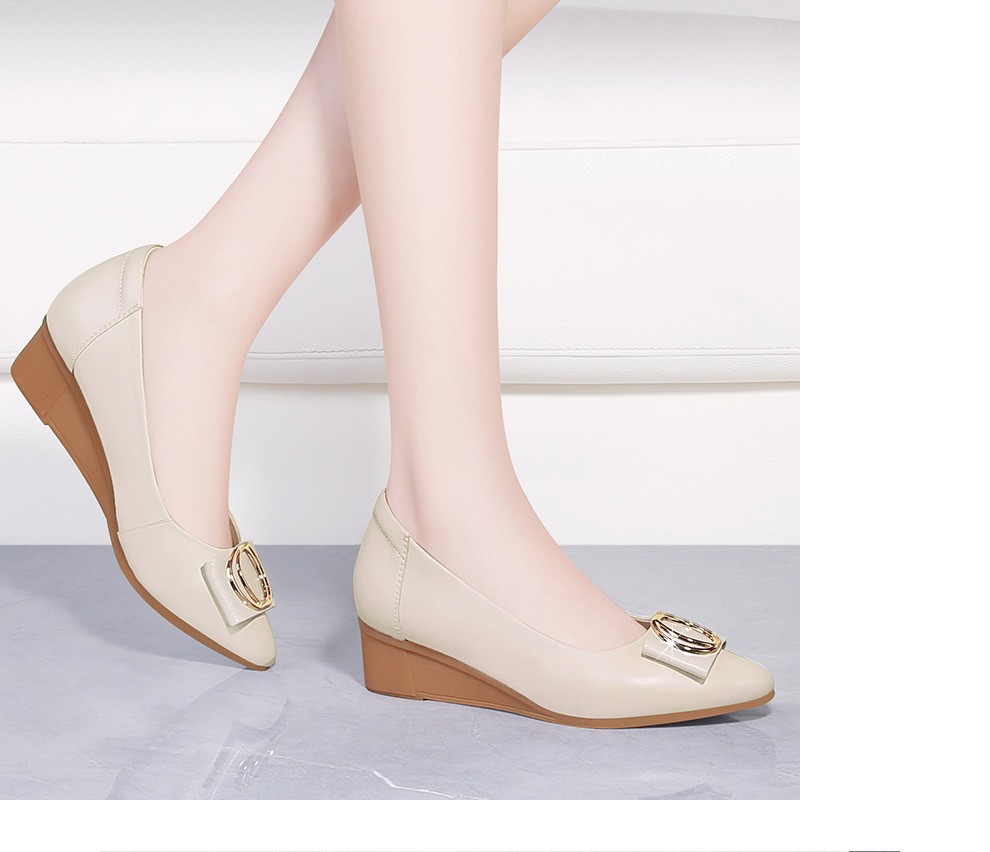 真皮女鞋头层牛皮单鞋女坡跟皮鞋女套脚英伦粗跟大码妈妈鞋黑色职业