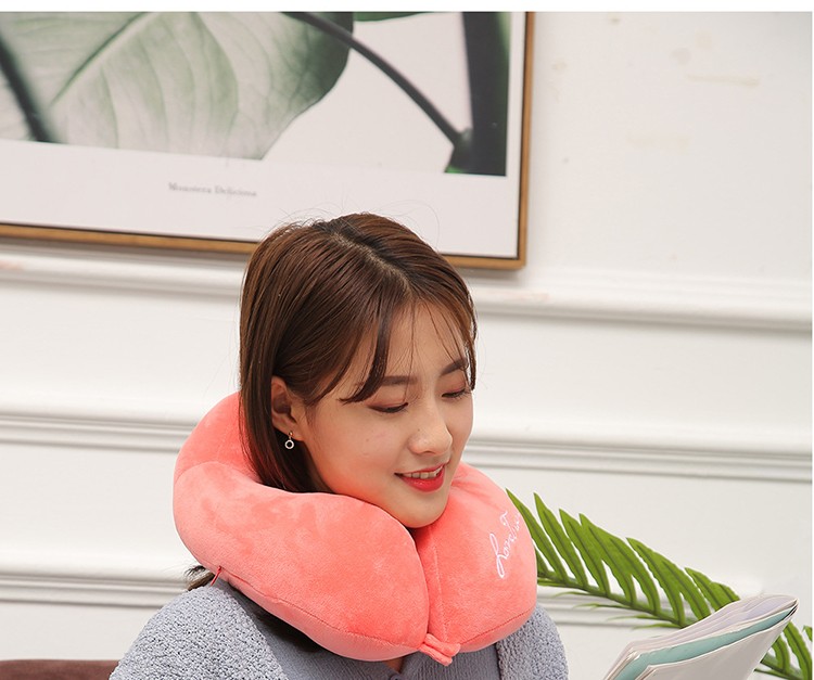 倾阑围脖枕颈椎枕头弧形旅行枕办公旅游舒适u型枕颈枕酱紫