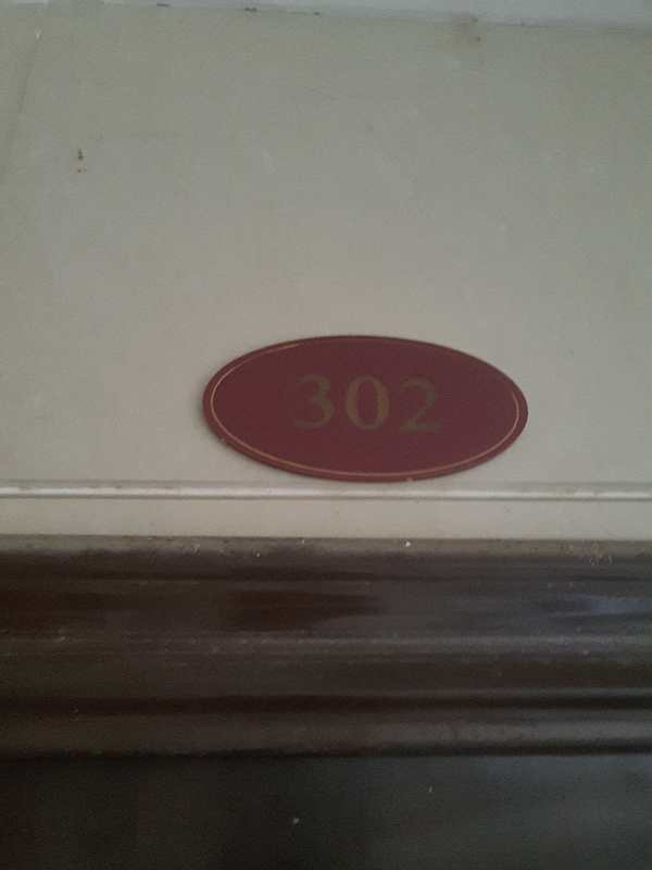 珠海市香洲区拱北昌盛路366号13栋302房