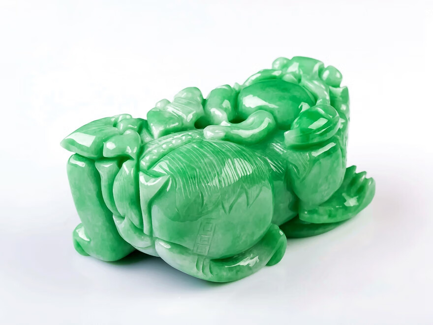 【降价拍卖】冰糯种翡翠满绿招财貔貅手把件小摆件 561.