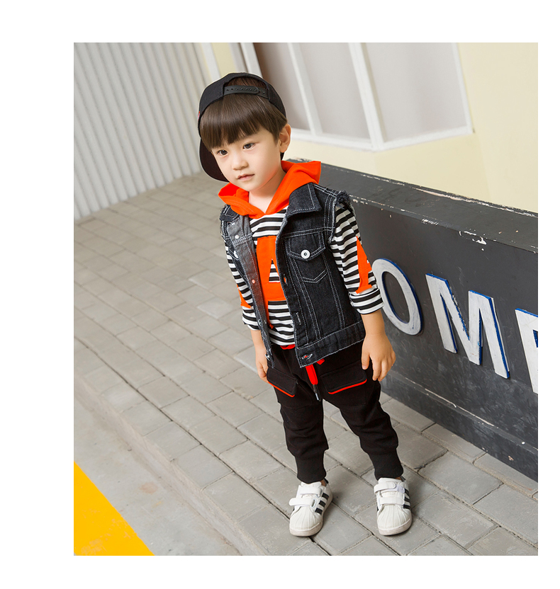 童装儿童套装新品男女童秋装宝宝衣服1-2-3-5岁条纹卫衣牛仔马甲小猪