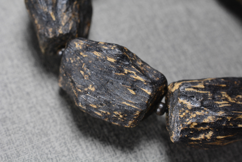 虫漏沉香木手串