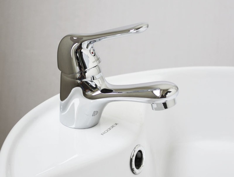 roddex劳达斯小型面盆水龙头全铜冷热混水阀洗手盆卫生间浴室单孔台盆