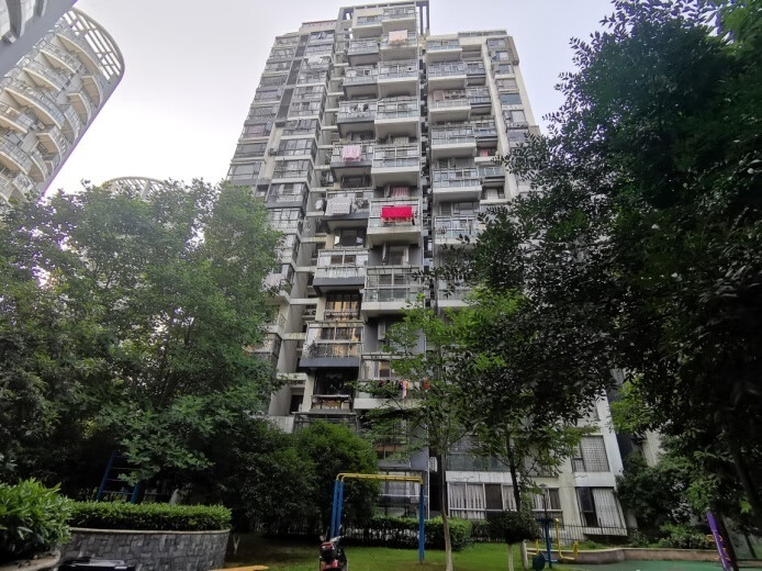 南昌县莲塘镇澄湖东路1111号玺园住宅区7栋二单元204室