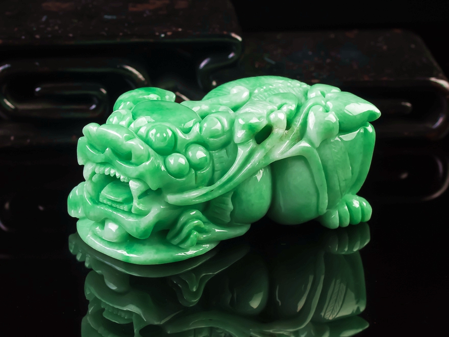 【降价拍卖】冰糯种翡翠满绿招财貔貅手把件小摆件 561.
