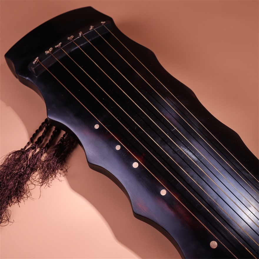 手工髹漆朝阳鸣凤款落霞式古琴附琴套4309