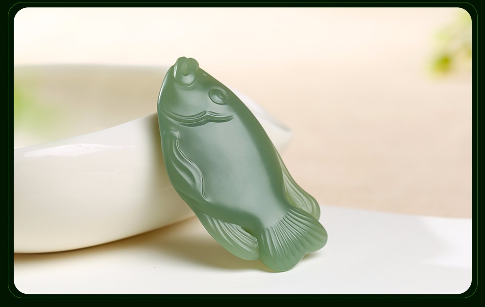 玉友【玉雕大师翟景春工作室作品】和田玉年年有鱼吊坠 碧玉连年有余