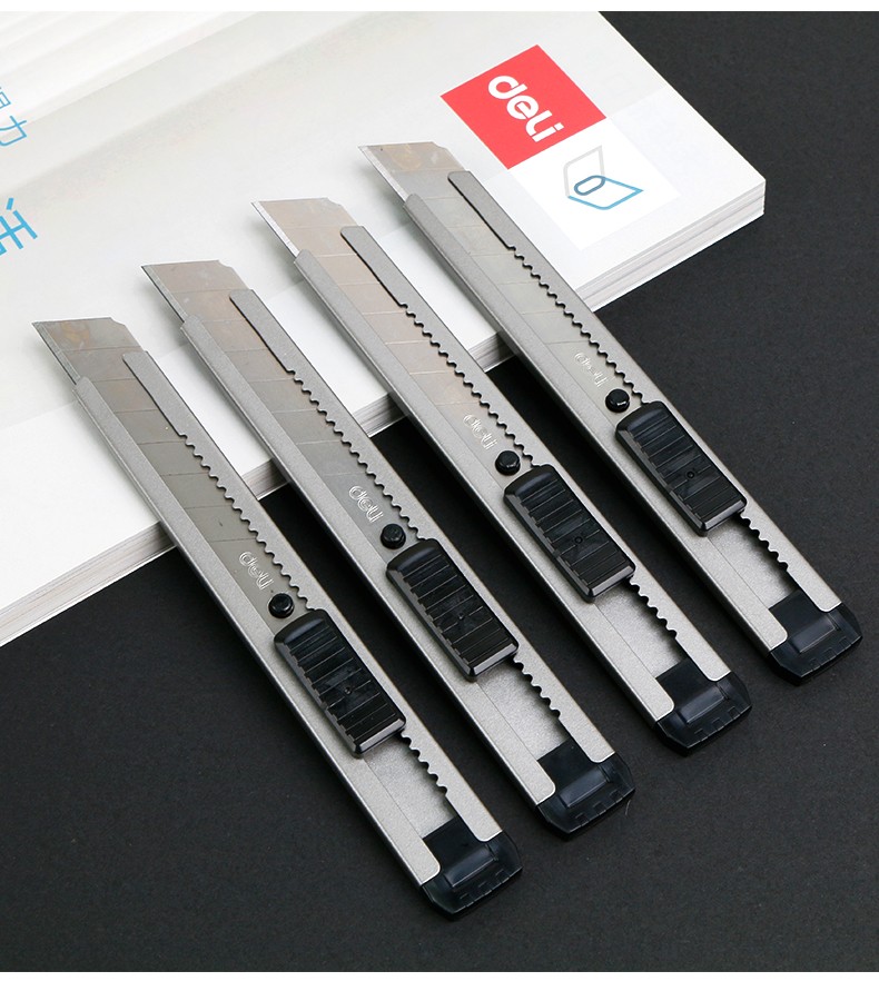 得力(deli)美工刀大号金属壁纸刀墙裁纸刀片小号不锈钢工具刀重型工业