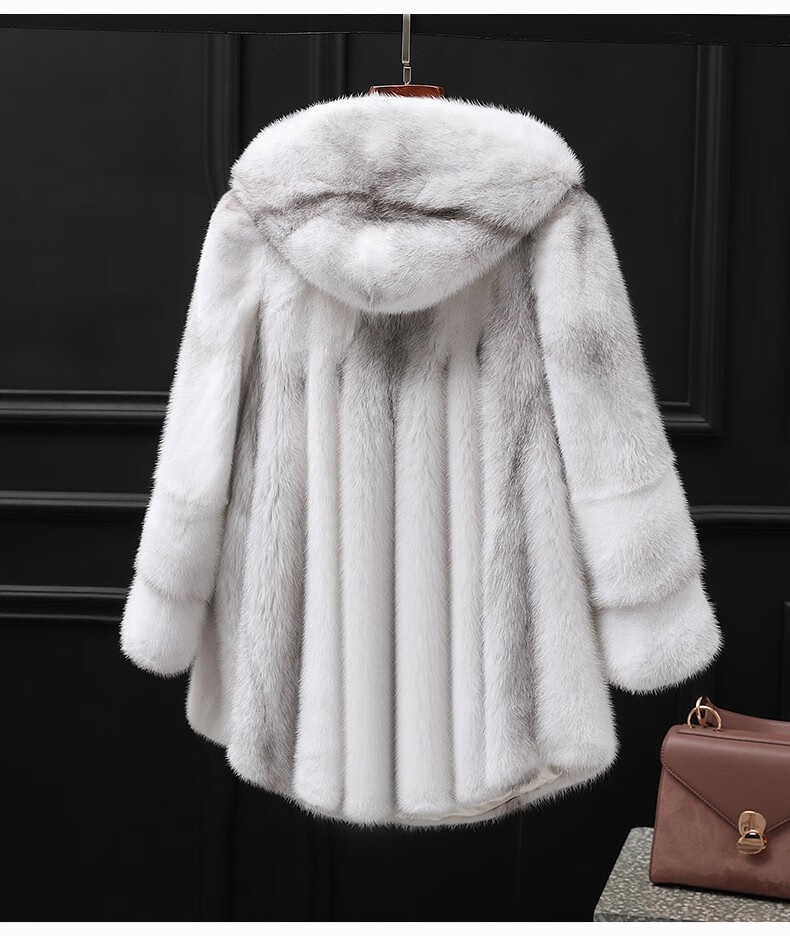 哲奴十字貂水貂皮大衣女士整貂皮草外套短款母貂毛2020冬季新款带连帽