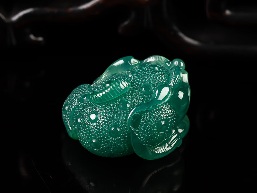 降价拍卖玉翩翩珠宝翡翠金蟾吊坠3016g