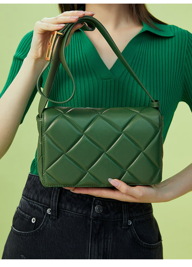 哥弟girdear女包2022春季新款菱格泡棉压线羊皮可调节单肩斜挎包女士