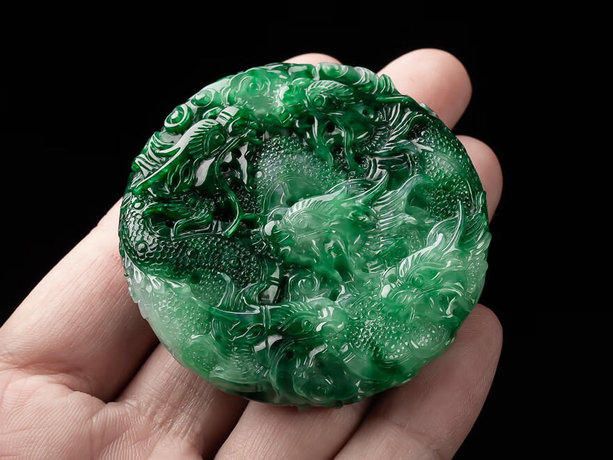 降价拍卖唯玉美翡翠九龙至尊吊坠6727g