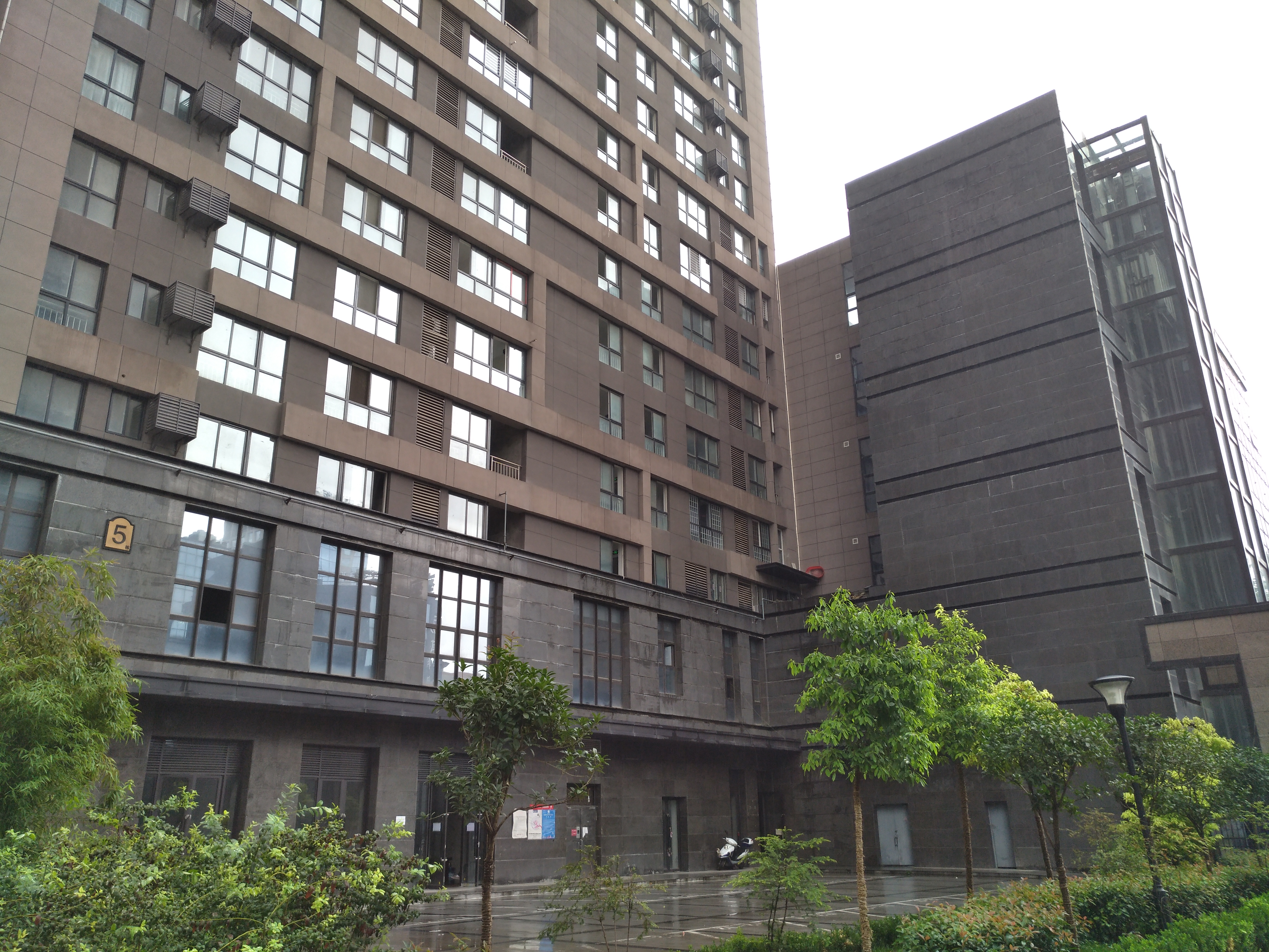 陕西省西安市碑林区兴庆南路学府首座三期5号楼商业裙楼1-5层