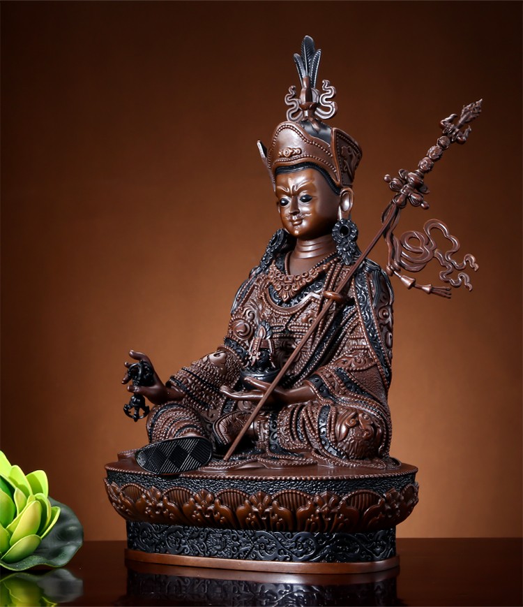520莲花生大士佛像 藏传密宗佛教用品 尼泊尔佛像家用供奉摆件 10台寸