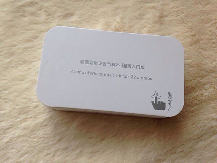
                                        擦擦嗅酒鼻子  侍酒师葡萄酒32香气味样本 品酒师酒具                