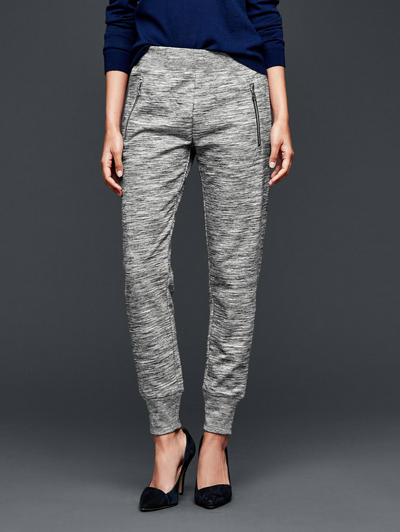 上拉链,请与同类色衣物洗涤,干燥  型号 腰 围 前裆长 大腿围 下摆围