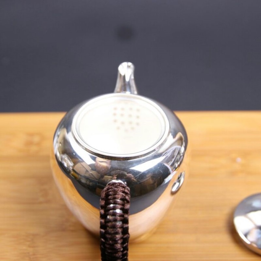 小茶壶 材质:  银 尺寸:  120*70*90mm,约190g,180ml 备注:  aa77820