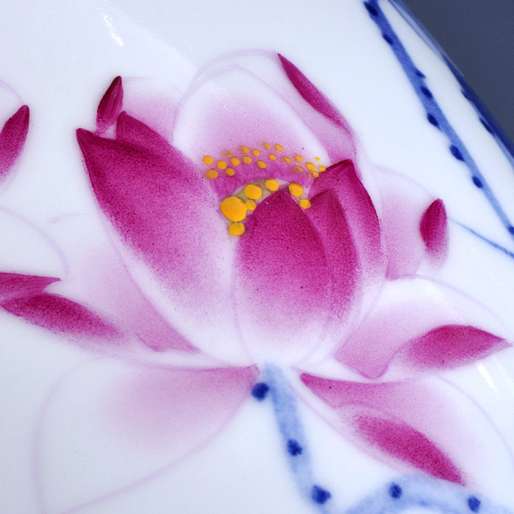 手绘青花釉里红花瓶中式家居客厅电视柜装饰工艺品摆件绿色荷韵梅瓶