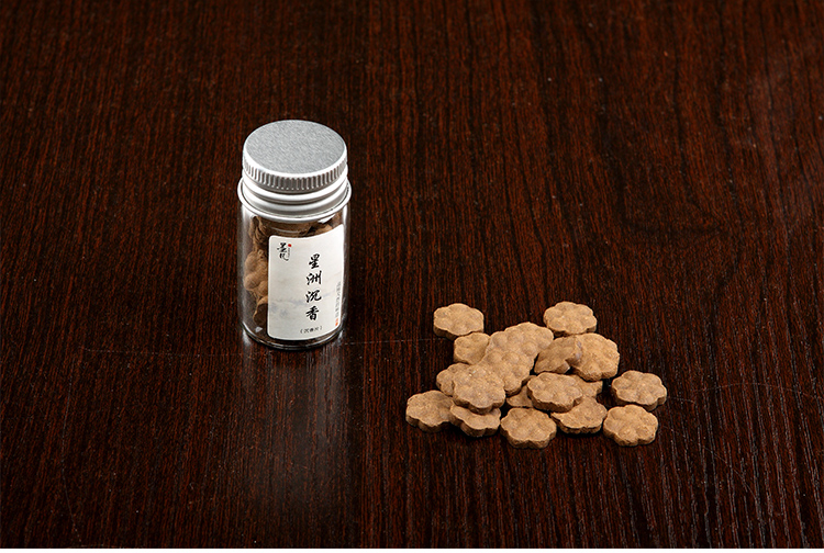 
                                        墨凡天然星洲车载沉香片 汽车车载专用香片 电子香薰炉 香熏香料                