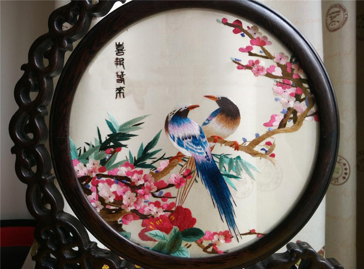 倚楼听风广绣粤绣潮绣屏风摆件手工刺绣台屏结婚送礼双面绣玉兰花牡丹